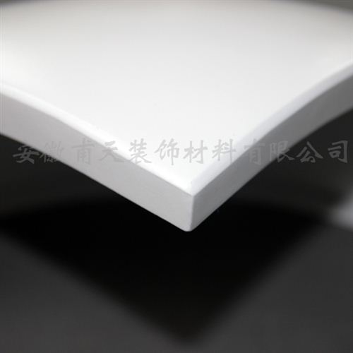 双曲氟碳铝单板