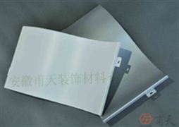 单曲氟碳铝单板